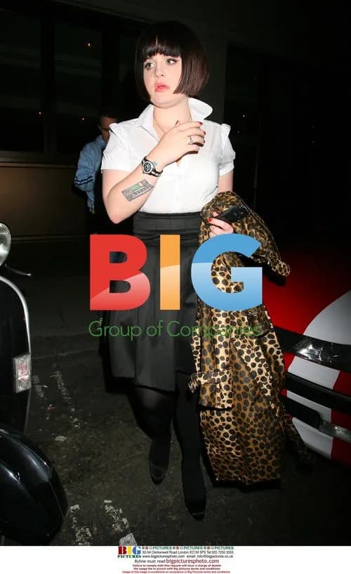 Kelly Osbourne and mystery man leave restaurant