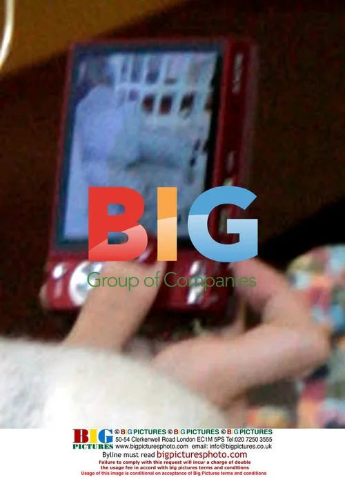 Pregnant Christina Aguilera Shopping