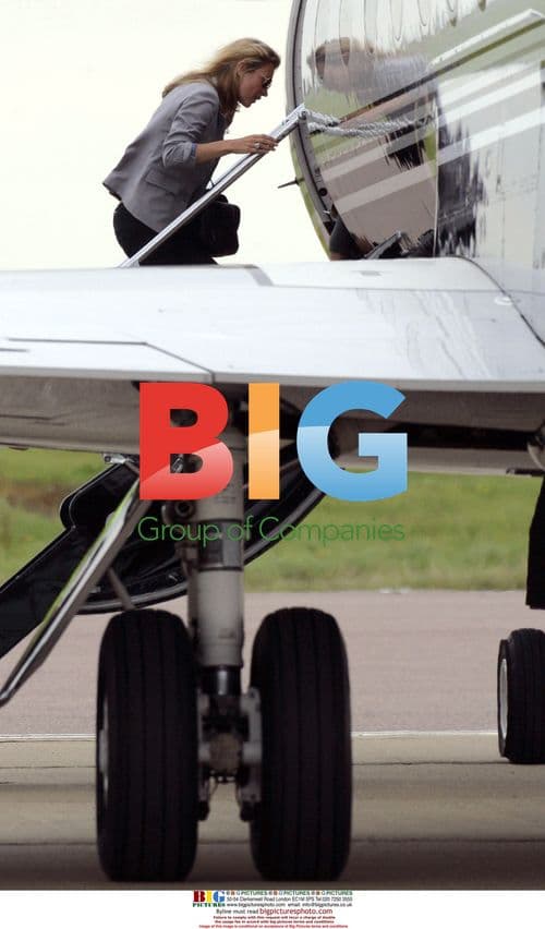 Kate Moss and Daughter Lila Grace Board Private Jet