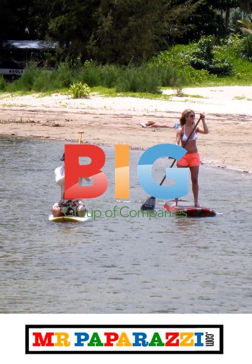 Jennifer Aniston and Courteney Cox Paddle Boarding in Hawaii
