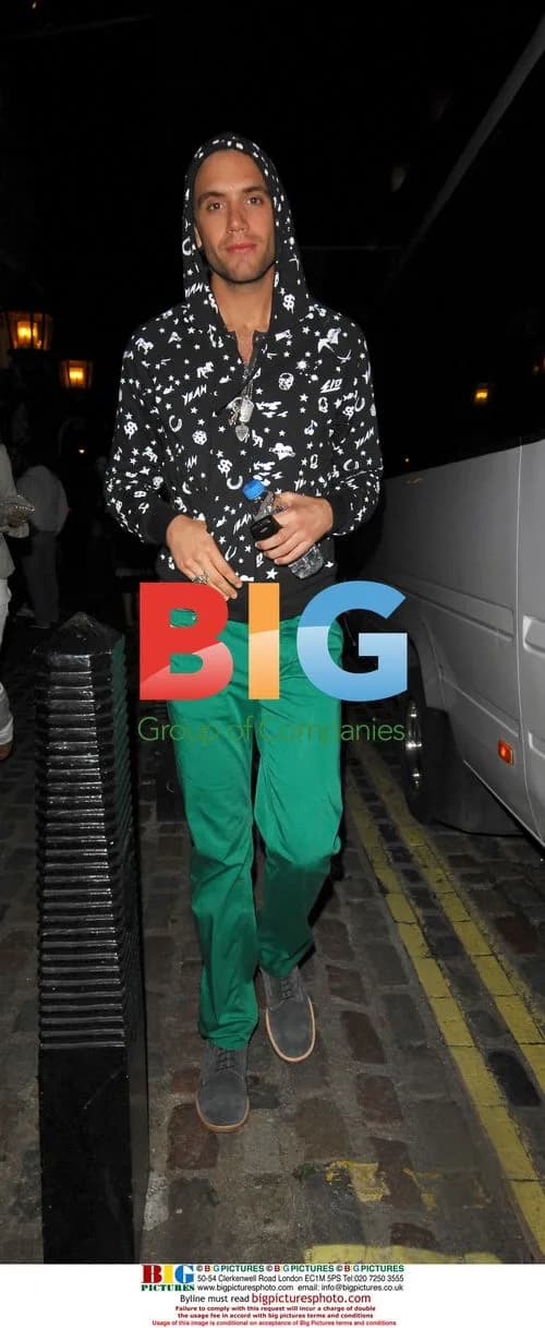 Mika leaves Vodafone gig in London