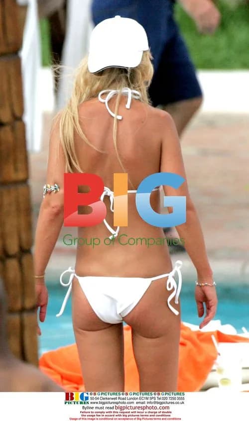 Tara Reid sunbathing in Los Cabos, Mexico