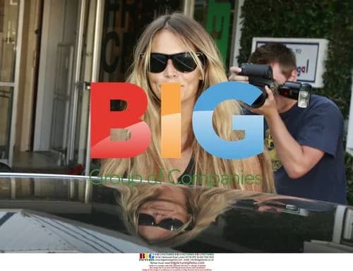 Elle Macpherson Spotted Shopping