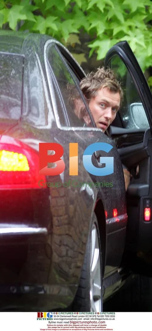 Jude Law Arrives at Ex-Wife's Home