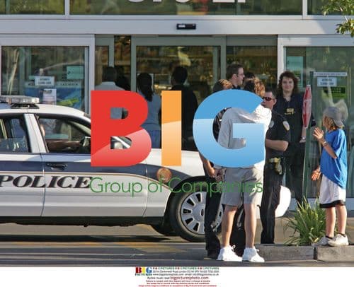 Ali and Lindsay Lohan take a break at rehab