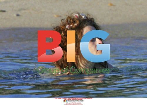 Tim Burton and Helena Bonham Carter on Vacation in Italy