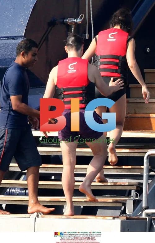 Tom Cruise & Family on Holiday