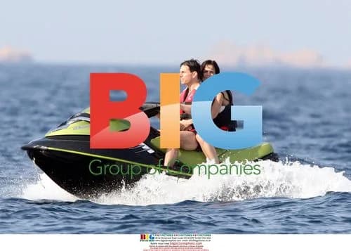 Tom Cruise and Family on Vacation