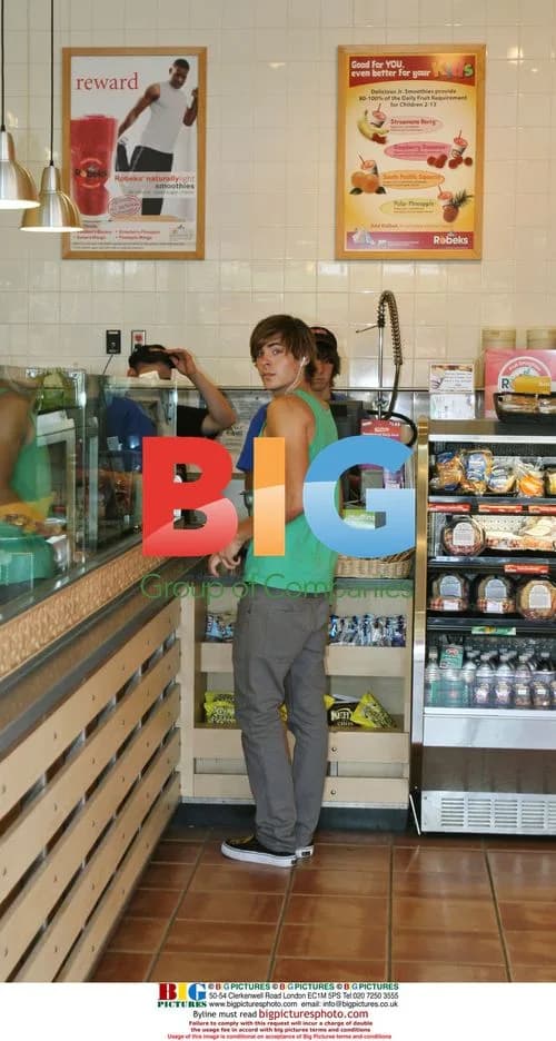 Zac Efron Grabs Smoothie & Visits Bank