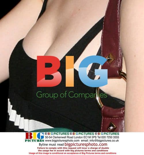 Avril Lavigne Leaving Restaurant with Husband