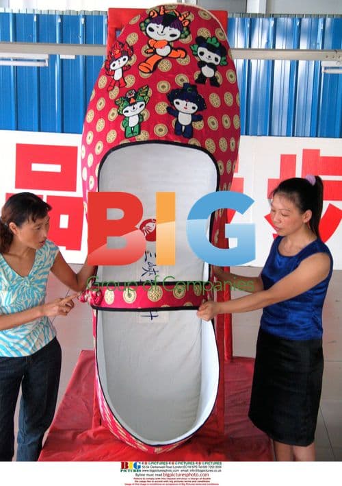 Handmade 2-meter Shoe for Beijing Olympics