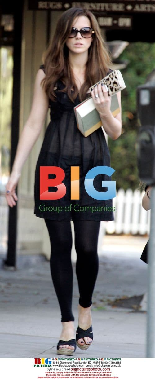 Kate Beckinsale & Lily Sheen Get Nails Done