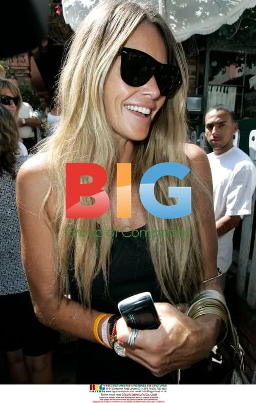 Elle Macpherson Lunches and Shops