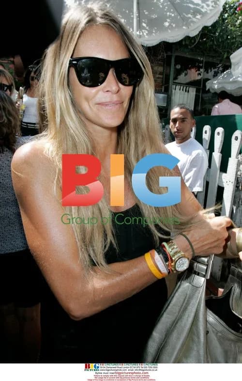 Pregnant Elle Macpherson lunches, shops