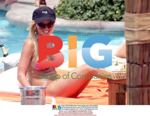 Tara Reid Vacations in Los Cabos