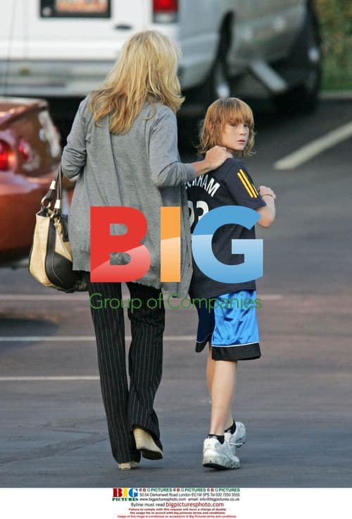 Lohan Family Visits Lindsay at Rehab