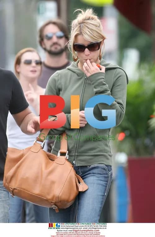 Jessica Simpson out for lunch