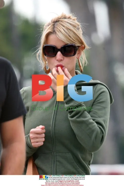 Jessica Simpson out for lunch