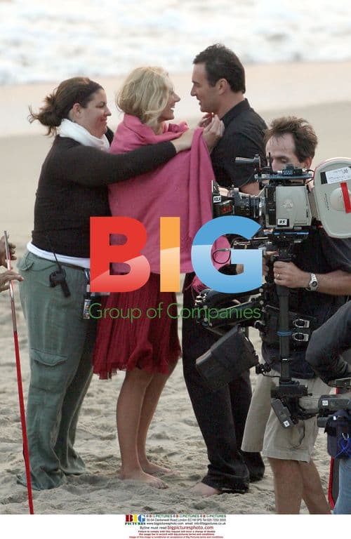 Julian McMahon and Joely Richardson film romantic scene for Nip/Tuck