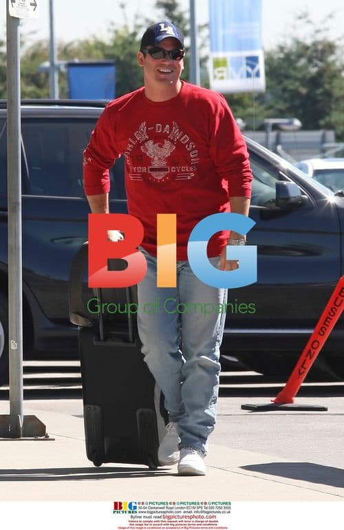 Dean Cain Filming 'Smallville' in Vancouver