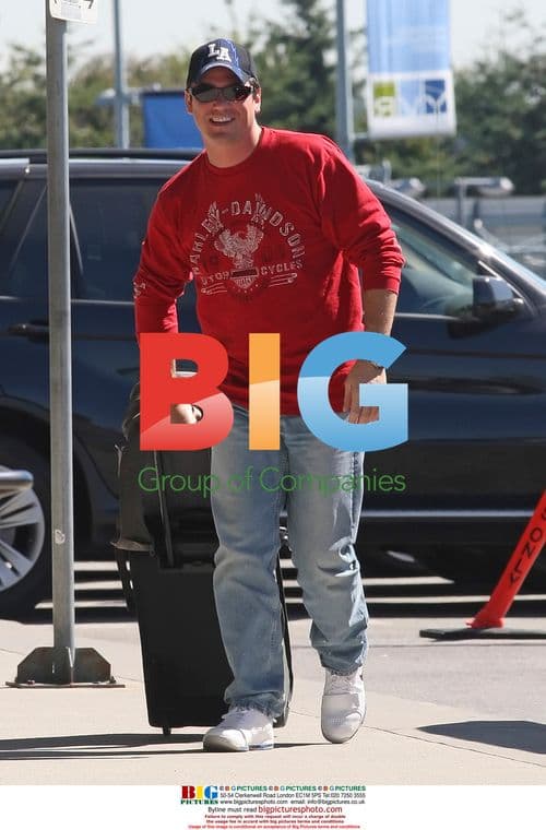 Dean Cain Shoots 'Smallville' in Vancouver