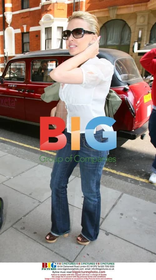 Kylie Minogue Enjoys Afternoon Out in London