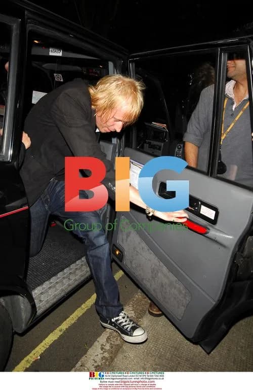 Sienna Miller and Rhys Ifans Arrive Home