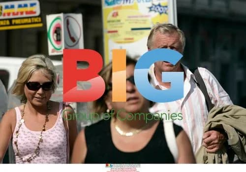 Chris Tarrant with new girlfriend in Italy