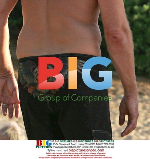 Cindy Crawford and Rande Gerber's Sunset Beach Walk