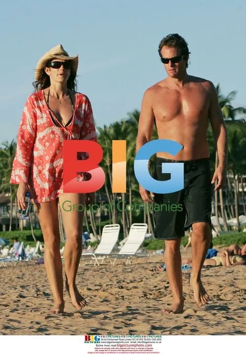 Cindy Crawford and Rande Gerber on beach in Maui