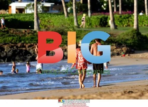 Cindy Crawford and Rande Gerber on Hawaii Beach