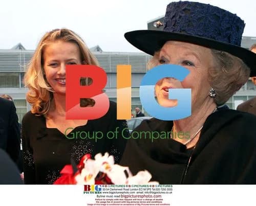 Queen Beatrix and Princess Mabel at HIV/AIDS Congress