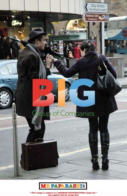 Pete Doherty and Companion Catch Cab in Glasgow