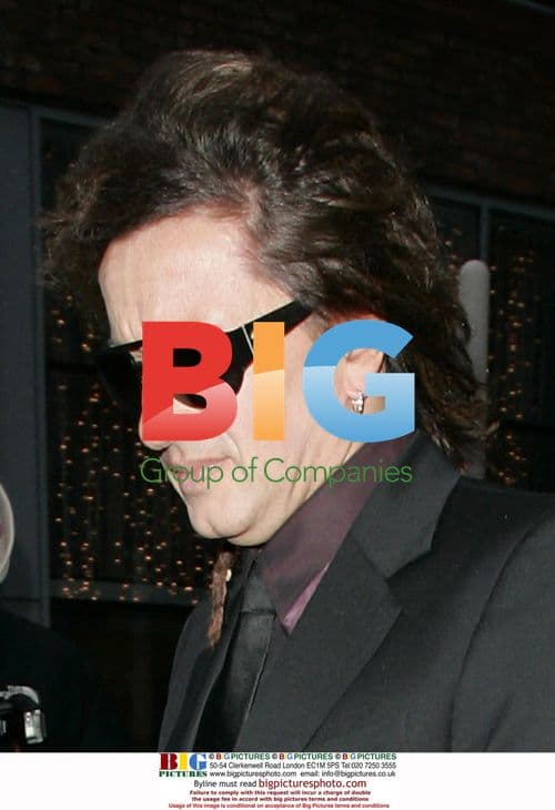 Bon Jovi and Sambora leaving hotel