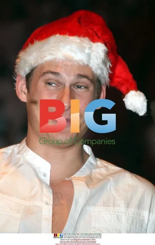 Lee Ryan performs with Young Voices school choir