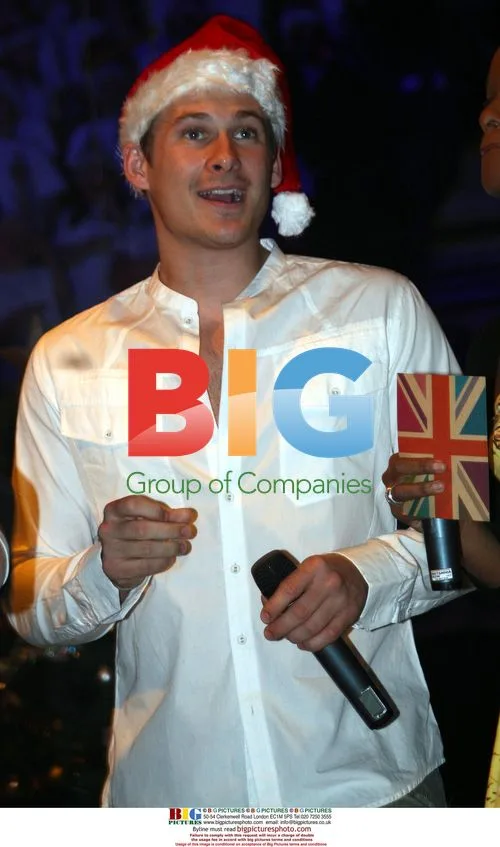 Lee Ryan Performs with Young Voices Choir