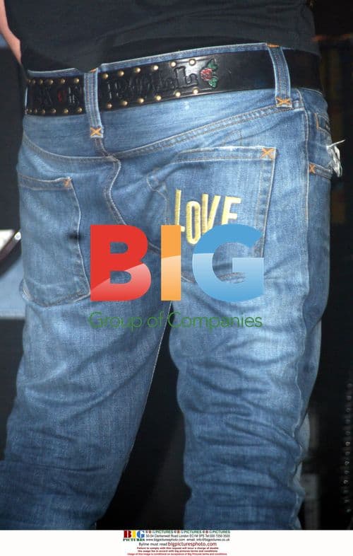 Lee Ryan Performs with Young Voices