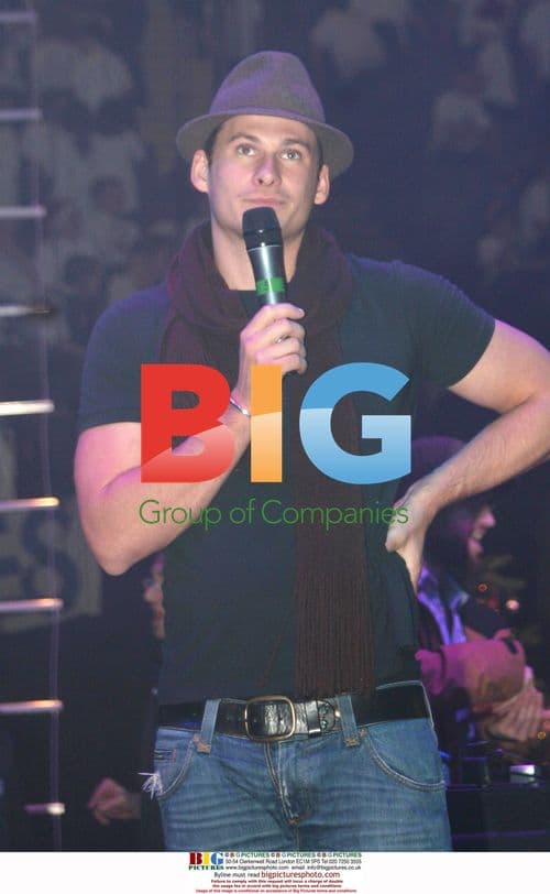 Lee Ryan performs with Young Voices school choir