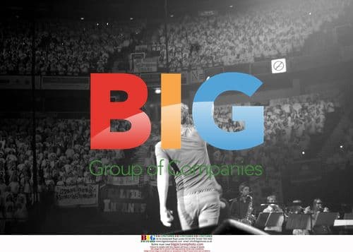 Lee Ryan Performs with Young Voices School Choir