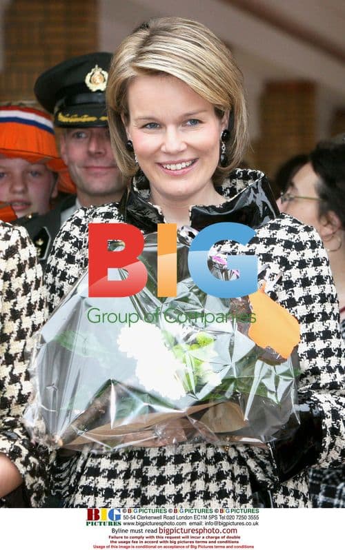 Royals Mathilde and Maxima at Dutch Art Exhibit