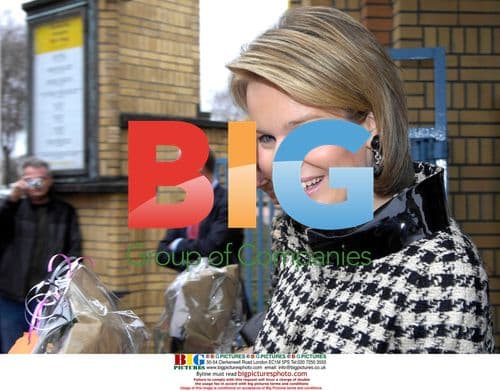 Princesses Maxima and Mathilde at Dutch Art Exhibition