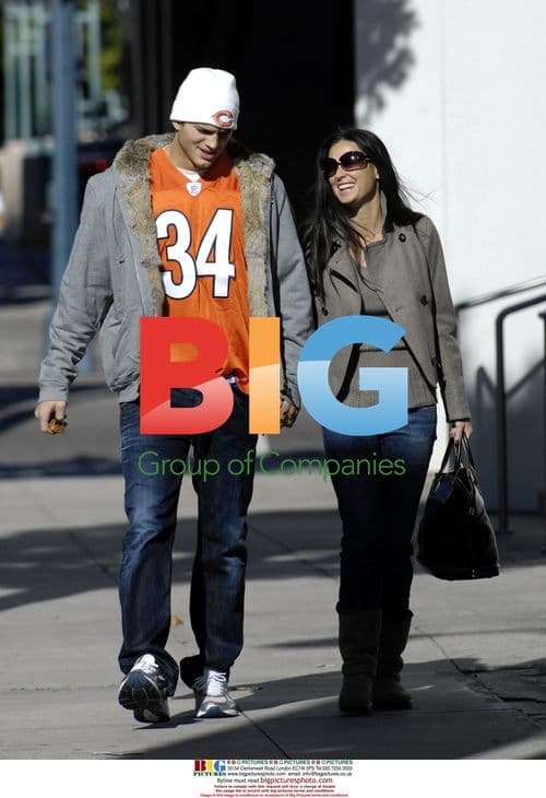 Demi and Ashton's Romantic Walk