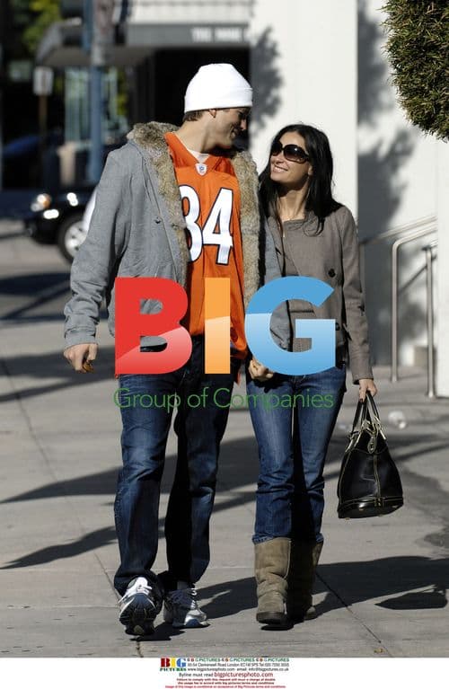 Demi Moore and Ashton Kutcher on a Walk