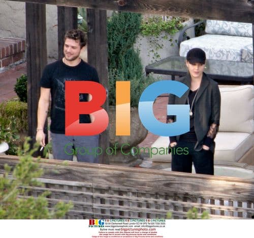 Ryan Phillippe and Abbie Cornish get cozy