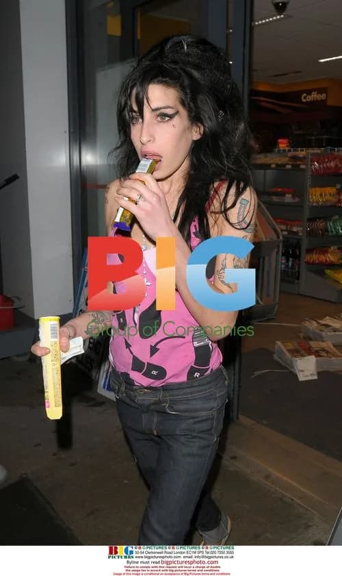 Amy Winehouse out in Soho