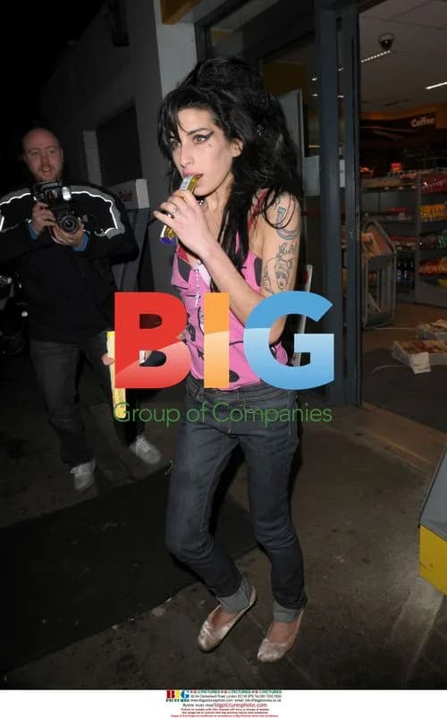 Amy Winehouse out in Soho