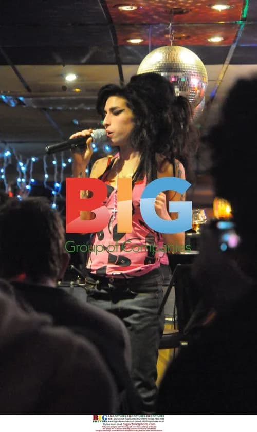 Amy Winehouse Impromptu Soho Gig