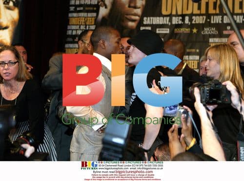 Hatton and Mayweather at World Welterweight Title Press Conference