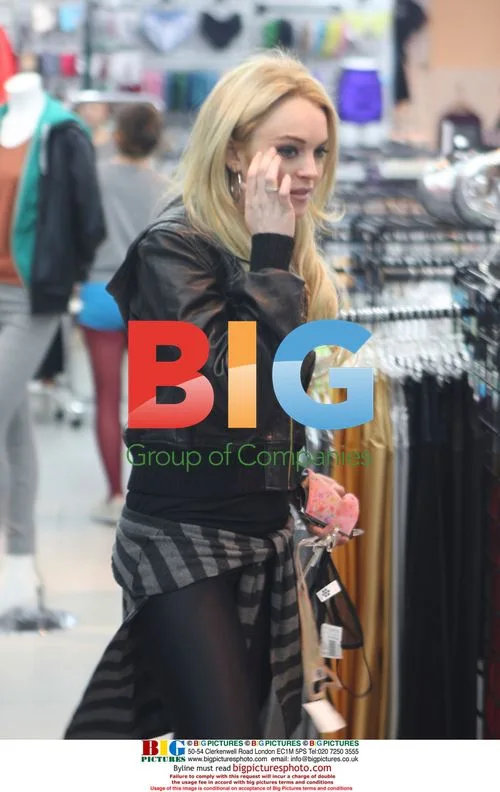 Lindsay Lohan Shopping at American Apparel