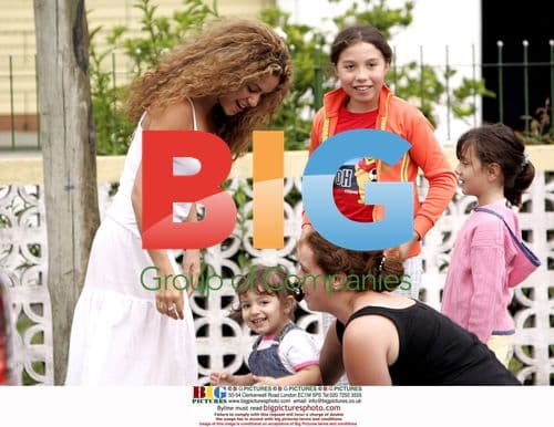 Shakira Goes Shopping in Uruguay